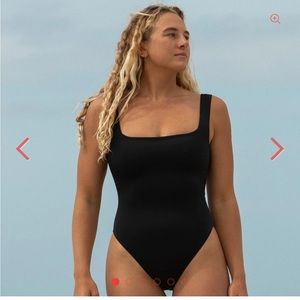 Left on Friday - Streamline Suit - Black - Size Large - Never Worn